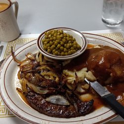 Lake Breeze Restaurant - 1/2 Liver, Peas, Mashed Taters & Gravy like Mom made...