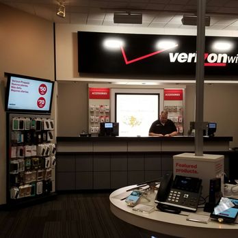 Verizon - Inside - Mobile Phones Near Me - Burnsville, Minnesota