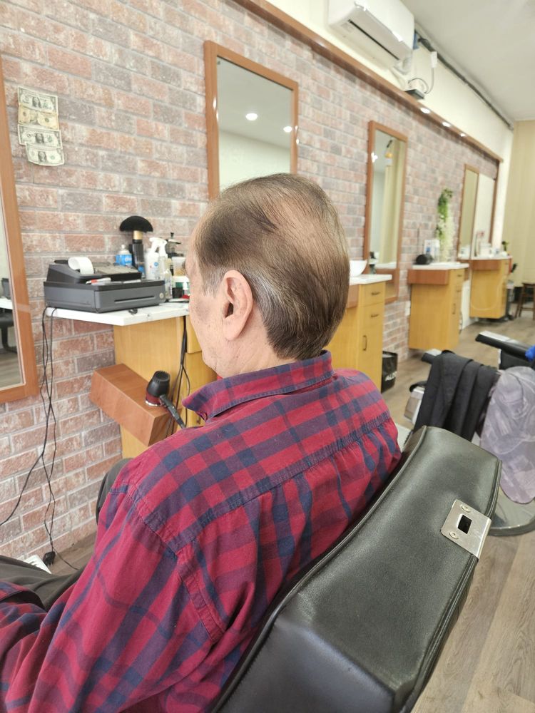 Alek's Barber Shop Logo