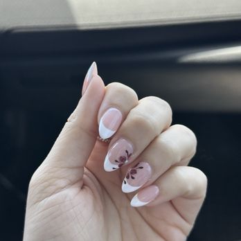 2EM Nail Lounge - Nails by Vivi - Nail Salons Near Me - Irvine, California 2EM Nail Lounge - Nails by Vivi - Nail Salons Near Me - Irvine, California