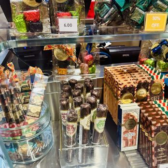 Venchi - Assorted chocolates - Chocolatiers & Shops Near Me - New York, New York Venchi - Assorted chocolates - Chocolatiers & Shops Near Me - New York, New York