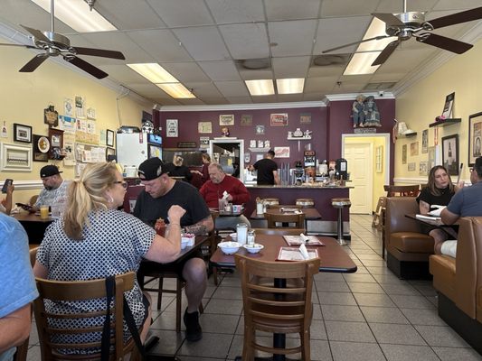 Ally's Comfort Cafe by null