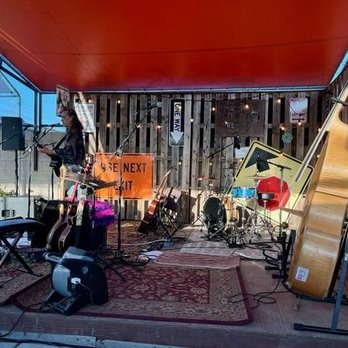 Plan B Taphouse - Brandon Dawg opens the show - Beer Gardens Near Me - Hanford, California