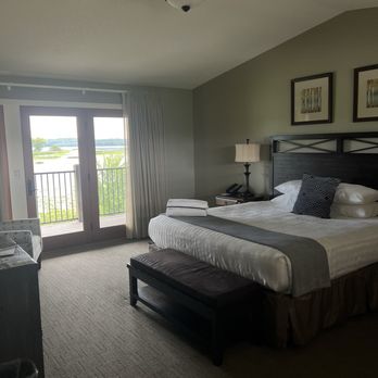 Madden's On Gull Lake - Voyager rooms - Hotels Near Me - Brainerd, Minnesota