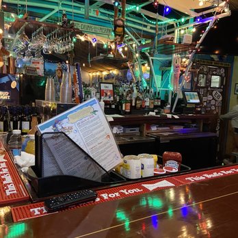 Fish Tales - Inside restaurant bar - Seafood Near Me - Richmond Hill, Georgia