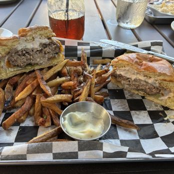 Juleps Kentucky Tavern - $5 Burgers on Tuesdays - Comfort Food Near Me - Ashburn, Virginia