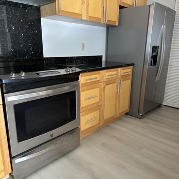 Amcor Construction - Vinyl flooring - General Contractors Near Me