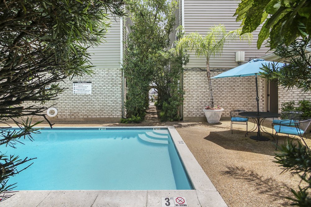 BUCKTOWN WHARF Updated September 2024 1508 Seminole Ave, Metairie