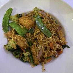 Basil noodle stir fry with tofu Basil noodle stir fry with tofu