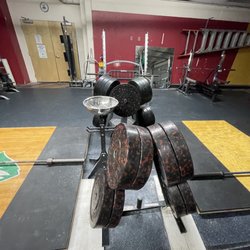New USA Fitness of Carver - Powerlifting!