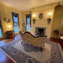Shady Oaks Farm - Front Foyer with Fireplace