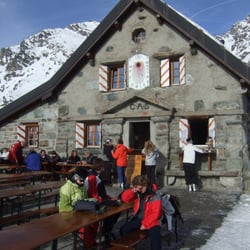 Cabane du Mont-Fort