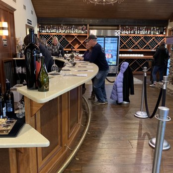 Arrington Vineyards - Wine Tasting Room Near Me - Arrington, Tennessee