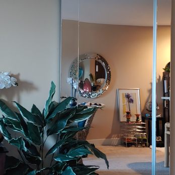 Straight Edge Glass & Mirror - Tall mirror almost 100 lbs. Round mirror apx 70lbs - Glass & Mirrors Near Me - Escondido, California