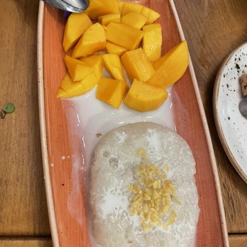 Paddler - Mango sticky rice - Thai Near Me - Toronto, Ontario Paddler - Mango sticky rice - Thai Near Me - Toronto, Ontario