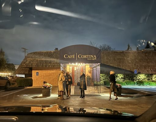 Cafe Cortina by null
