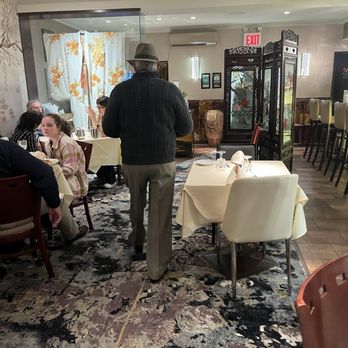Pearl East - Dining room - Dim Sum Near Me - Manhasset, New York Pearl East - Dining room - Dim Sum Near Me - Manhasset, New York