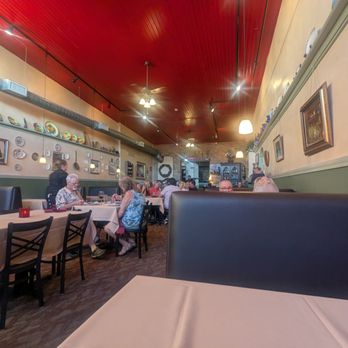 Red Raven - Inside - Wine Bars Near Me - Williams, Arizona