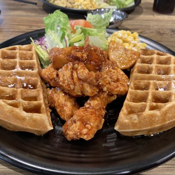 Danji - Chicken and waffles with sweet chili sauce - Korean Near Me - Buford, Georgia Danji - Chicken and waffles with sweet chili sauce - Korean Near Me - Buford, Georgia