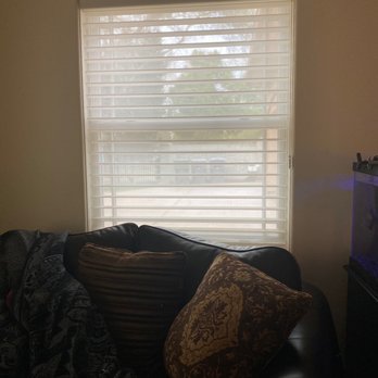 Sierra Home & Commercial Services - Sitting room - Home Cleaning Near Me