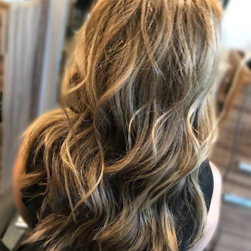 Workshop Salon - Natural texture + blonde balayage - Hair Stylists Near Me - Los Angeles, California Workshop Salon - Natural texture + blonde balayage - Hair Stylists Near Me - Los Angeles, California
