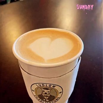Ludlow Charlingtons Coffee Shop - SF vanilla latte with oat milk - Coffee & Tea Near Me - Chicago, Illinois Ludlow Charlingtons Coffee Shop - SF vanilla latte with oat milk - Coffee & Tea Near Me - Chicago, Illinois