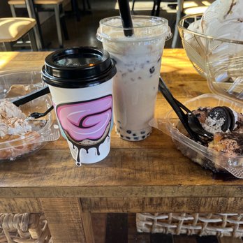 The Glazy Donut - Donuts with chai tea latte with boba and a toasted marshmallow almond milk espresso. - Coffee & Tea Near Me - El Paso, Texas The Glazy Donut - Donuts with chai tea latte with boba and a toasted marshmallow almond milk espresso. - Coffee & Tea Near Me - El Paso, Texas
