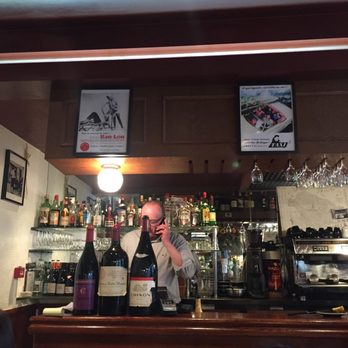 Le Scheffer - Bar area - Bistros Near Me - Paris, 75 Le Scheffer - Bar area - Bistros Near Me - Paris, 75