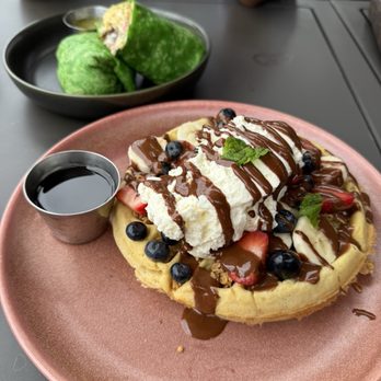 Parakeet Cafe - Newport Beach - Belgian waffle amazing taste and breakfast burrito - Coffee & Tea Near Me - Newport Beach, California