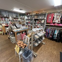 Fredericksburg Pecan Company - Quite a variety of Texan produce and merchandise.