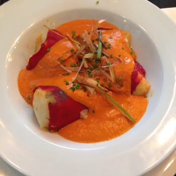 El Siete - Pimientos del piquillo rellenos de bacalao - Dive Bars Near Me - Madrid, M
