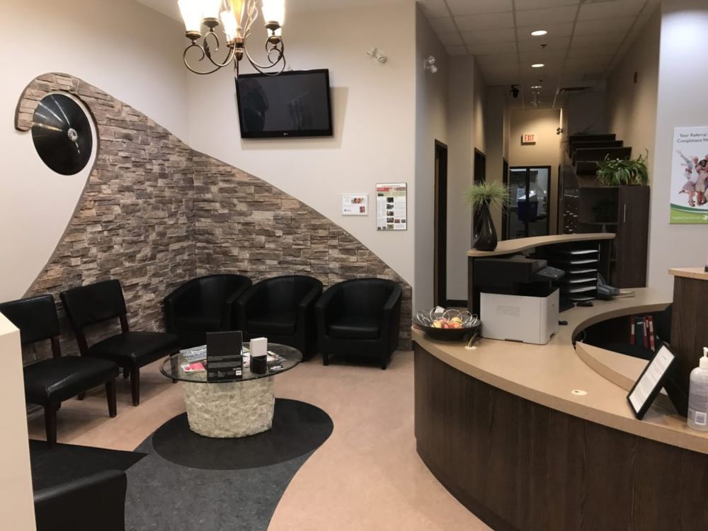 APPLE’S DENTAL MILLENNIUM PARK 2010 Trim Road, Orleans, Ontario