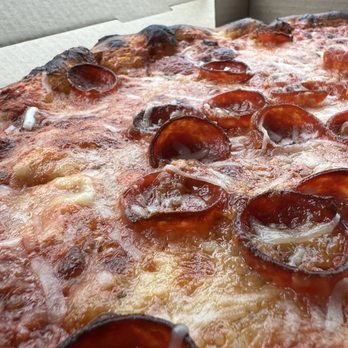 Dantini Pizza - Perfectly toasty pepperoni with roasted garlic - Pizza Near Me - Seattle, Washington