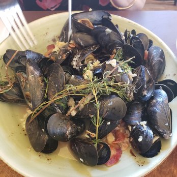 DoG Street Pub - Mussells - British Near Me - Williamsburg, Virginia