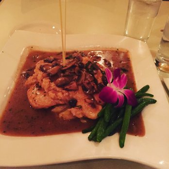 Fratelli's Pizzaria Restaurant - Chicken Marsala - Italian Near Me - Wallingford, Connecticut