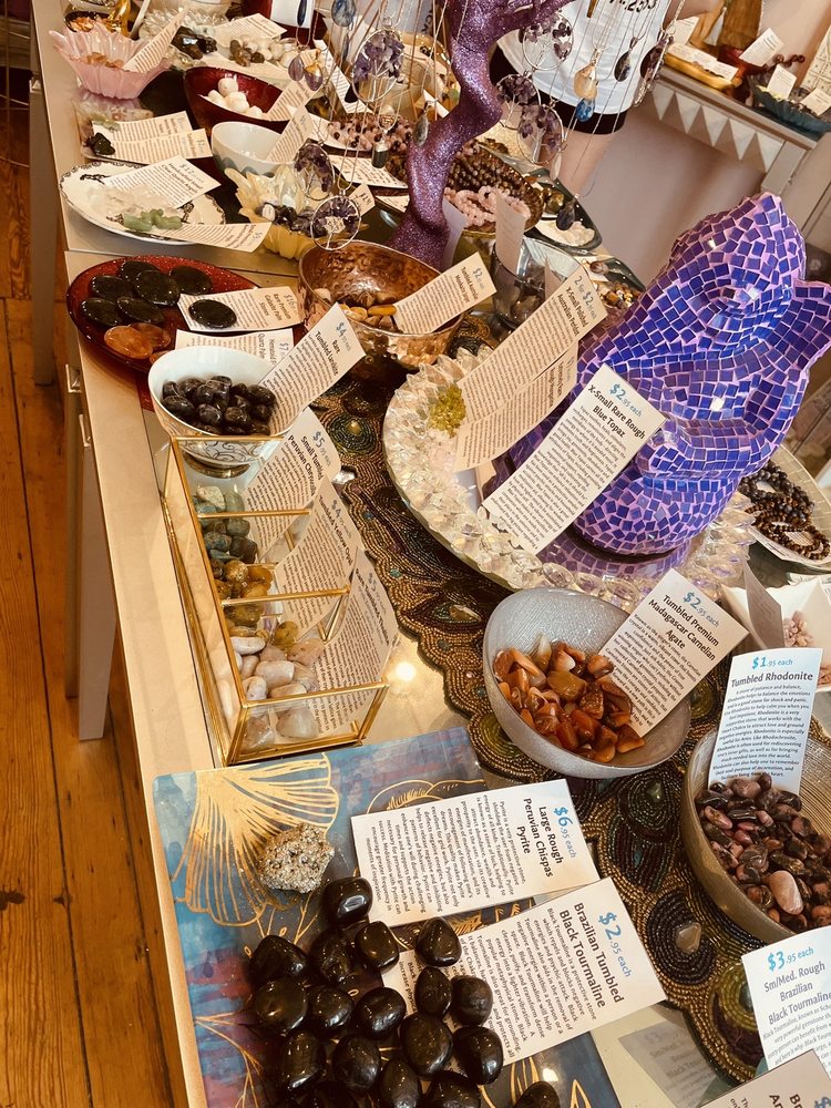 ROCKY’S CRYSTALS & MINERALS Updated September 2024 50 Photos & 30