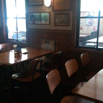 Pig & Whistle Tavern - Bistro - Restaurants Near Me - Olinda, VIC