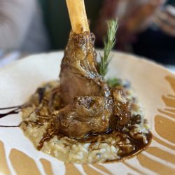 Mia Restaurant & Bar - LAMB SHANK