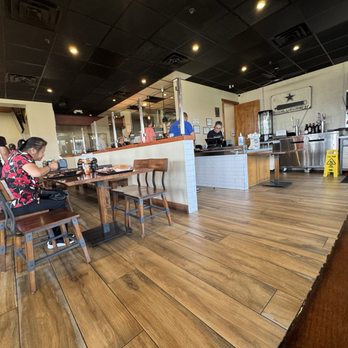 Killen's Barbecue - Inside eating area - Barbeque Near Me - Pearland, Texas Killen's Barbecue - Inside eating area - Barbeque Near Me - Pearland, Texas