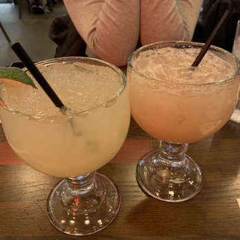 Nacho Daddy - Daddy's original margarita (left) & white peach margarita (right) - Mexican Near Me - Henderson, Nevada