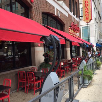 Giordano's - Outside patio - Pizza Near Me - Chicago, Illinois Giordano's - Outside patio - Pizza Near Me - Chicago, Illinois