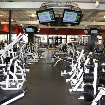 Gold's Gym - Gyms Near Me - Cornelius, North Carolina