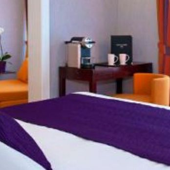Le Jardin d'Ampère - Fold out  that makes this count as a three-person room - French Near Me - Paris, 75