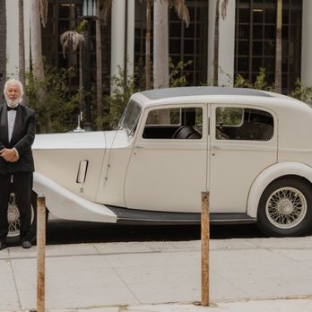Tours a la Carte - Limos Near Me - Santa Barbara, California Tours a la Carte - Limos Near Me - Santa Barbara, California