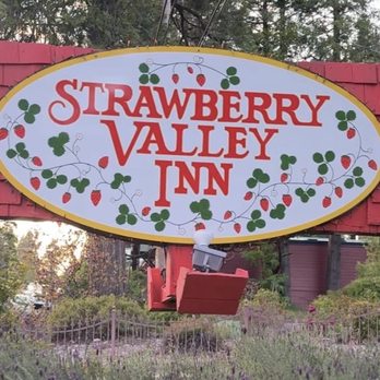 Strawberry Valley Inn - Hotels Near Me - Mount Shasta, California Strawberry Valley Inn - Hotels Near Me - Mount Shasta, California