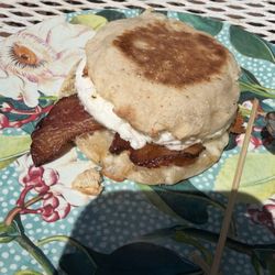 Simeon Market - Breakfast sandwich