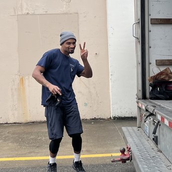 Grandmas Boy Moving - He loves his job you can tell. - Movers Near Me - Seattle, Washington Grandmas Boy Moving - He loves his job you can tell. - Movers Near Me - Seattle, Washington