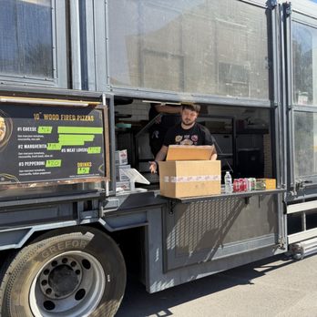 Custom Pizza Truck - These are the people that lied to me and refused to refund the overcharge. - Pizza Near Me Custom Pizza Truck - These are the people that lied to me and refused to refund the overcharge. - Pizza Near Me