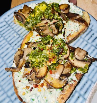 Dotty's Kitchen & Raw Bar by null