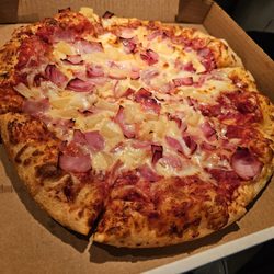 Billy Bob's Country Market - Ham & Pineapple Pizza